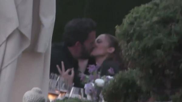 Jennifer Lopez hôn Ben Affleck