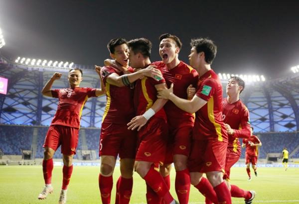 UAE 3-2 Việt Nam: Thua một trận đấu, thắng cả chiến dịch