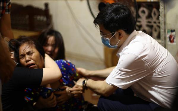 Vụ cháy phòng trà khiến 6 người t‌ử von‌g ở Nghệ An: Nỗi đau quặn thắt người ở lại