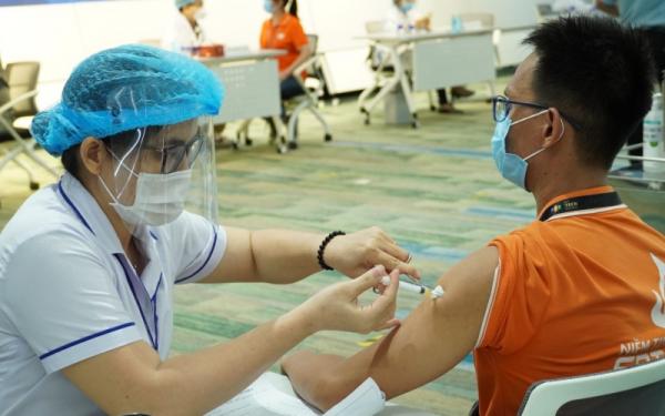 TP Hồ Chí Minh phấn đấu có 2/3 dân số được tiêm vaccine phòng Covid-19 vào cuối năm 2021