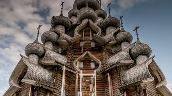 These 300-Year-Old Russian Churches Were Built Without Nails