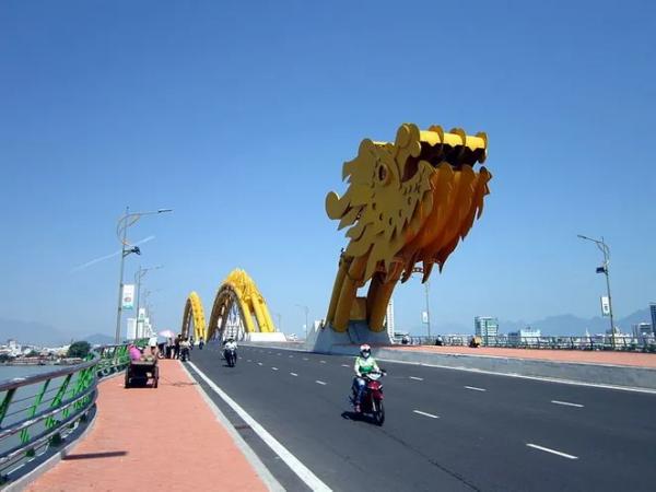Vietnamese Bridge is Nothing, But a Giant Dragon That Releases FIRE!