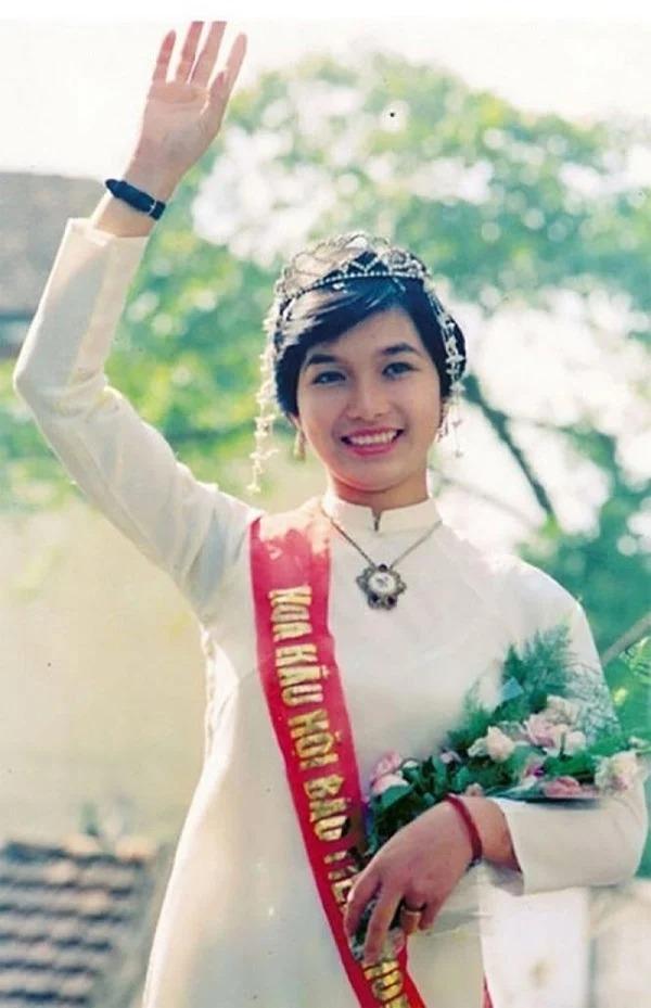 Cao chỉ 1m57, mỹ nhân này vẫn trở thành Hoa hậu Việt Nam nức tiếng lịch sử