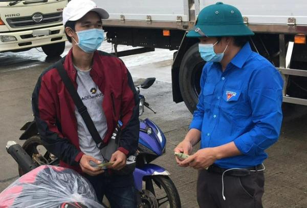 Nhịn đói đạp xe từ TP.HCM về nhà, nam thanh niên chỉ nhận 100.000 đồng