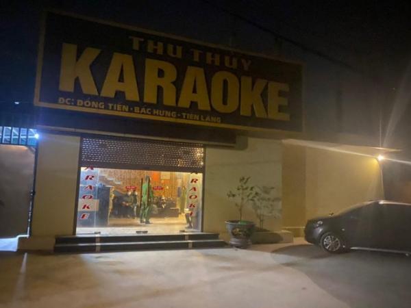 Chủ quán karaoke điều 7 tiế‌p viê‌n nữ đón 17 “thượng đế” đến hát