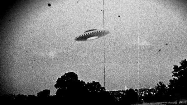 USA has clear photos of UFOs pursued by military pilots, says renowned researcher