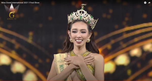 Cận cảnh nhan sắc gợi cảm của Hoa hậu Hòa bình Quốc tế 2021 Thùy Tiên