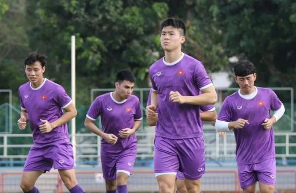 ĐT Việt Nam chốt danh sách 23 cầu thủ đá trận ra quân với Lào