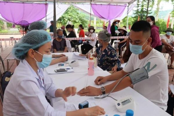 Quảng Ninh dự kiến tiêm mũi thứ 3 vaccine phòng COVID-19 từ 18.12.2021