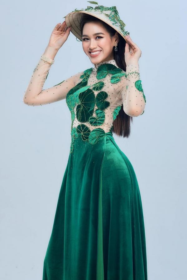 Hoa hậu Đỗ Hà mặc áo dài ‘rau má’ kể sự thật về người Thanh Hoá