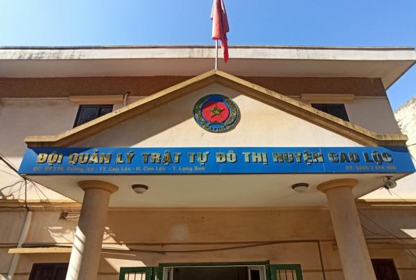 Nhận hối lộ 200 - 300 triệu đồng/xe để “làm luật, xếp lốt” ở cửa khẩu Lạng Sơn