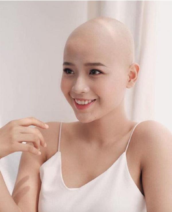 Nữ sinh Ngoại thương chiến thắng ung thư thi Miss World Vietnam