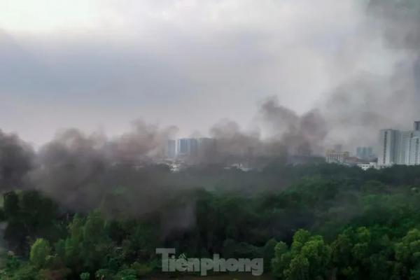 Chính quyền vào cuộc kiểm tra vụ dân bị “đầ‌u độ‌c” bởi khói đốt rác