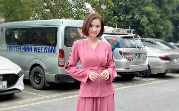“Soi” trang phục sành điệu Phan Minh Huyền phim Thương ngày nắng về“