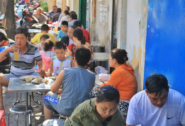 ‘Cao bồi’ bán cơm tấm Sài Gòn rẻ nhất 25.000 đồng/dĩa: “Bão giá” tìm đỏ mắt dĩa cơm này
