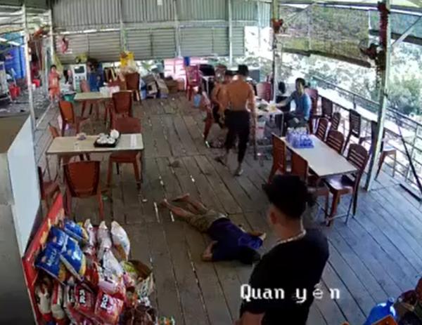 Sơn La: Thêm 1 thanh niên bị đánh bằng điếu cày gục tại chỗ