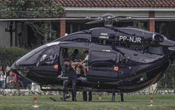 Bored of supercars, Neymar bought a $ 15 million helicopter designed by Mercedes-Benz to the training ground