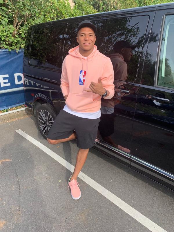 Bored of helicopters, Mbappe buys himself cars with “unbelievable” speed