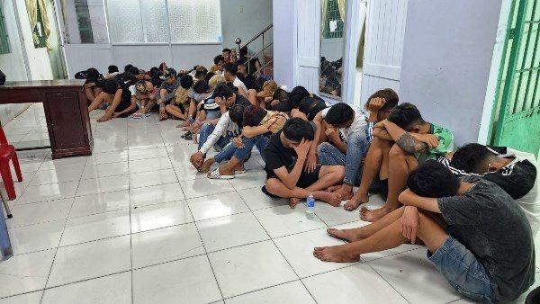 Kiên Giang: Bắt giữ nhóm thanh thiếu niên mang hung khí đi đánh nhau