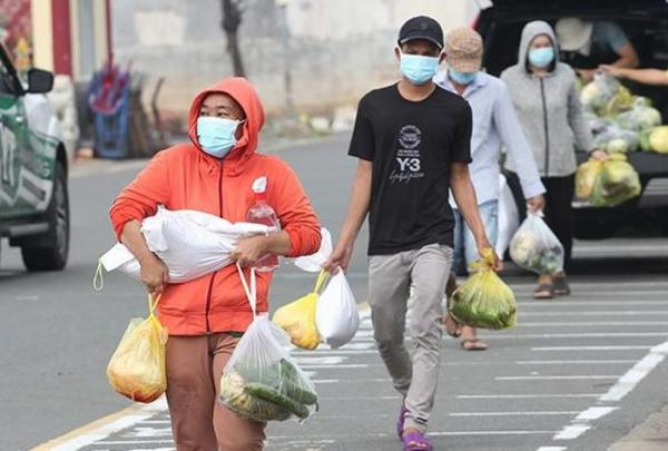 Kiểm soát thực phẩm phát miễn phí sau vụ ngộ độc chè ở An Giang
