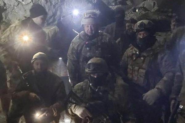 Nga giành lãnh thổ sát Bakhmut, Ukraine nghi cho nổ đập tại chảo lửa
