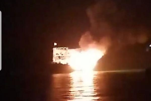 Tàu cá chở 10.000 lít dầu cháy rụi ở Phú Quốc, thiệt hại 14 tỉ đồng
