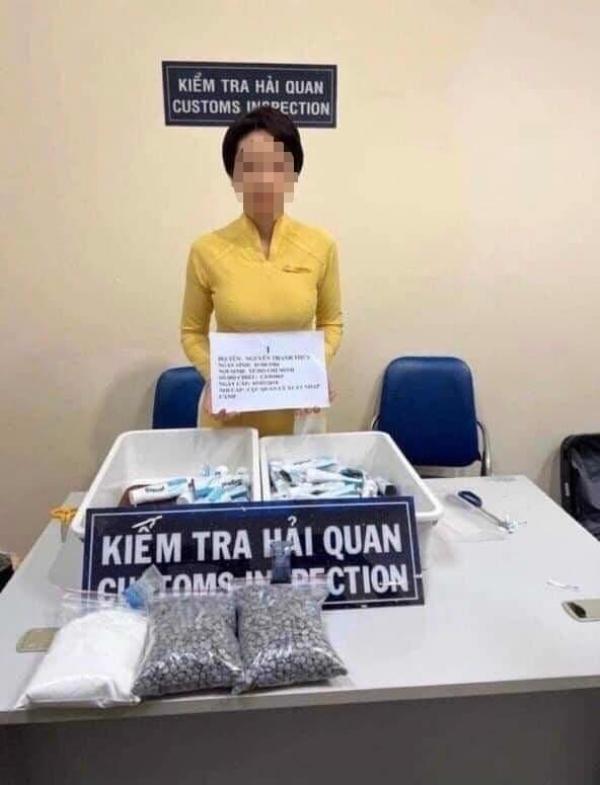Hoàn cảnh của nữ tiế‌p viê‌n trưởng trong vụ vận chuyển hơn 11kg chất cấm về Việt Nam