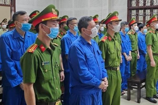 Cựu Chủ tịch UBND TP Hạ Long đòi trích “hoa hồng”, nhận 725 triệu