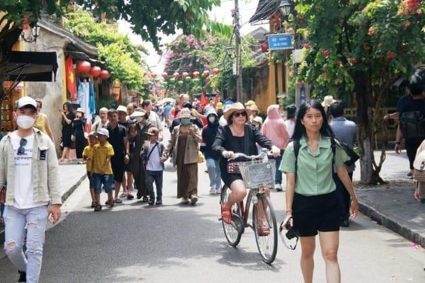 Quảng Nam đón hơn 155.000 lượt khách dịp lễ 30/4 -1/5, nhiều nơi “cháy” phòng