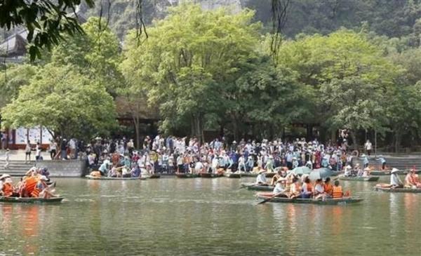 Lễ hội 1.055 năm Nhà nước Đại Cồ Việt ở cố đô Hoa Lư thu hút du khách