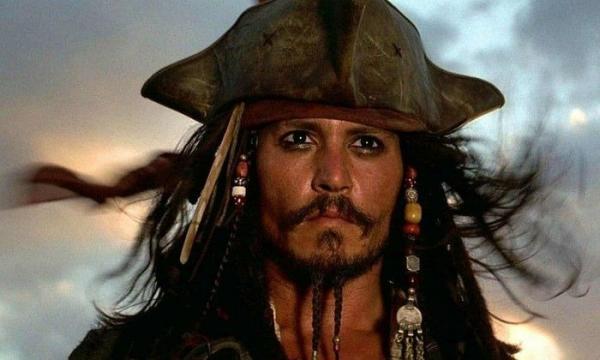 Tài tử Johnny Depp bất tỉnh trong khách sạn chưa rõ nguyên nhân