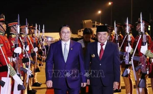 Thủ tướng về tới Hà Nội, kết thúc chuyến công tác tham dự Hội nghị cấp cao ASEAN