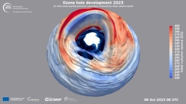 Các nhà khoa học cảnh báo lỗ thủng tầng ozone đang mở rộng