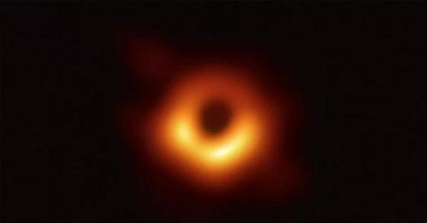 Phát hiện hố đen “ma quái” thay đổi không – thời gian, chuyên gia nói gì?