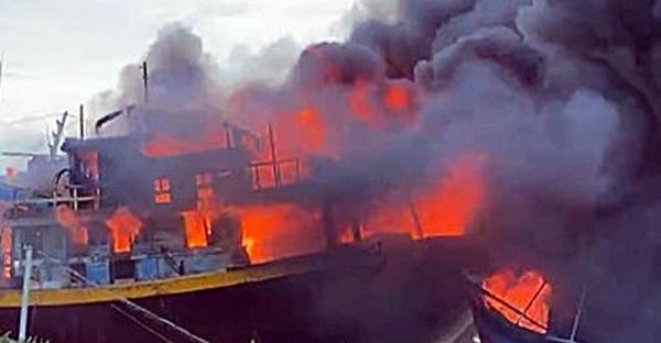 Bình Thuận: Khắc phục hậu quả vụ cháy tàu cá gây thiệt hại hàng chục tỷ đồng