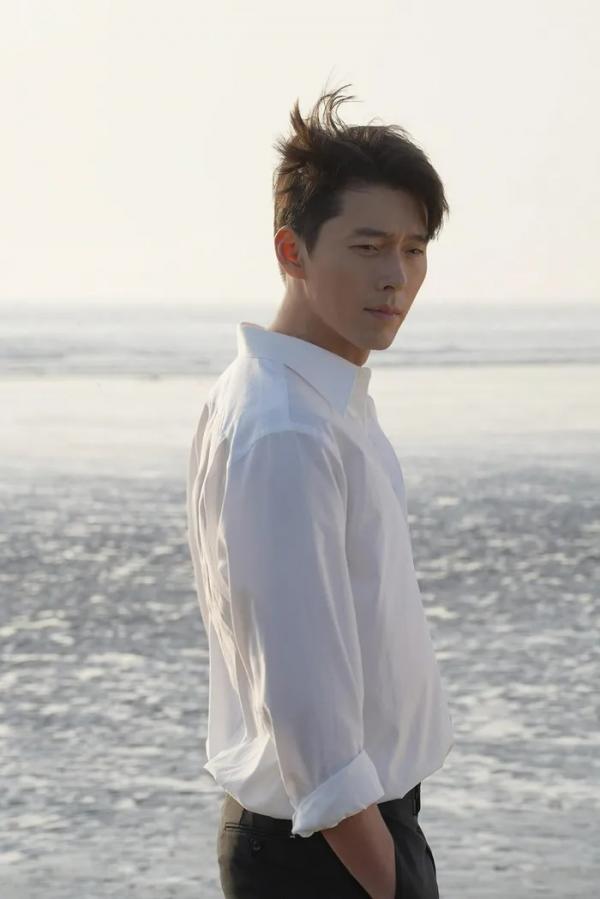 “Ông bố bỉm sữa” Hyun Bin lộ nhan sắc thật không chỉnh sửa, tuổi 41 có còn phong độ nam thần?