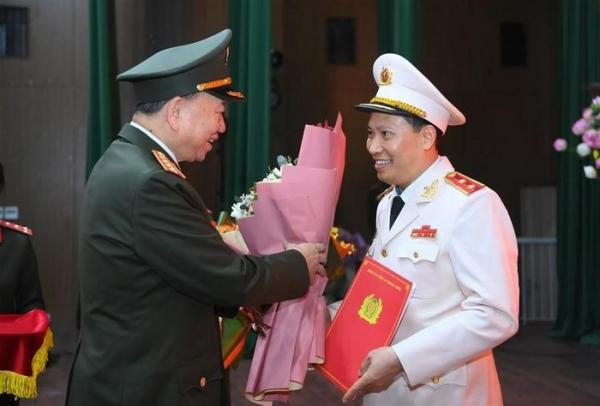 Chân dung hai Thứ trưởng Bộ Công an vừa được thăng hàm Trung tướng