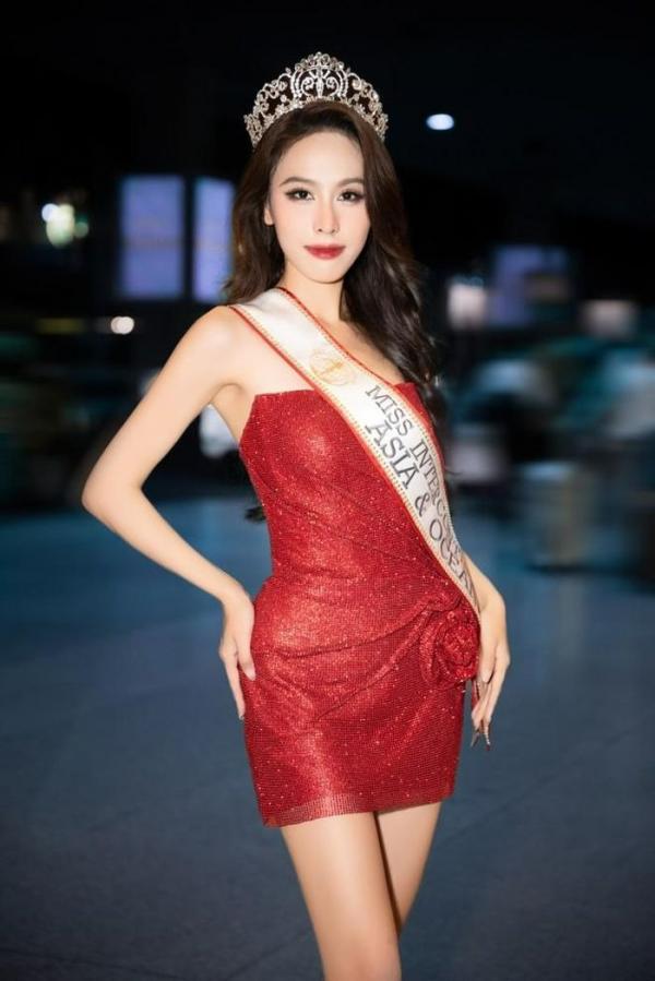Ngọc Hằng đội vương miện Á hậu 2 “Hoa hậu Liên lục địa 2023” về nước