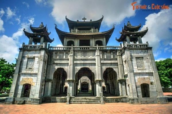 Top 10 nhà thờ cổ có kiến trúc độc đáo nhất Việt Nam