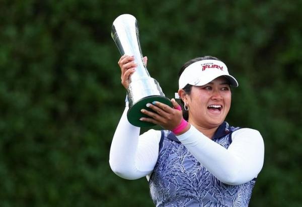 Nữ golf thủ gốc Việt bất ngờ vào vị trí số một thế giới