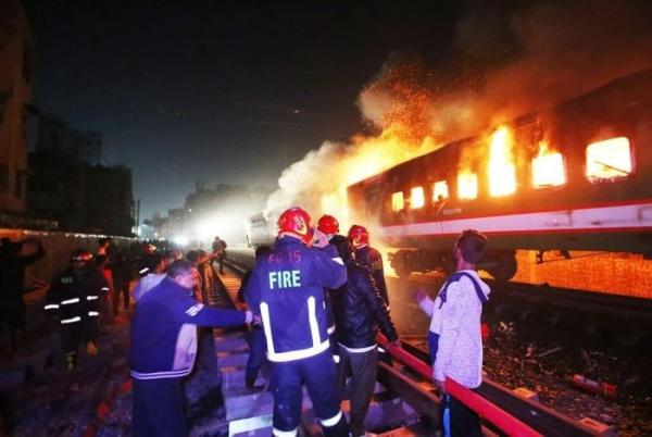Cháy tàu hỏa chở khách tại Bangladesh khiến 5 người thiệt mạng