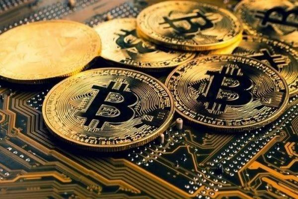 Giá Bitcoin bất ngờ “tụt dốc không phanh”