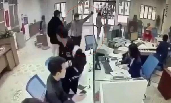 Cướp ngân hàng Nghệ An: Đối tượng cầm vật liệu nổ đe dọa nhân viên