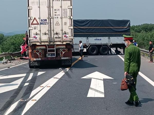 Vụ tai nạn trên cao tốc Cam Lộ - La Sơn: Đã xác định nguyên nhân, khởi tố tài xế