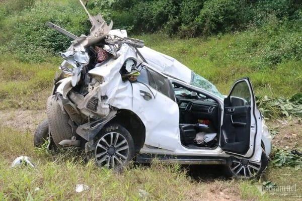 Vụ tai nạn cao tốc Cam Lộ- La Sơn: Ô tô biến dạng rúm ró có phục hồi được không?