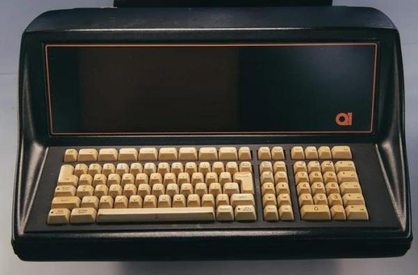 Tình cờ phát hiện máy vi tính đầu tiên trên thế giới sau hơn 50 năm