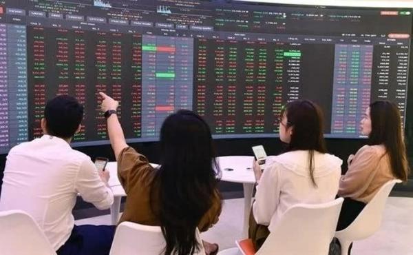 Nhà đầu tư ngoại có thể rót 25 tỷ USD vào chứng khoán Việt Nam