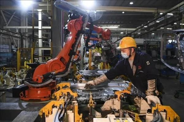 Các nhà máy châu Á nỗ lực tăng trưởng khi Trung Quốc, Nhật Bản chùn bước