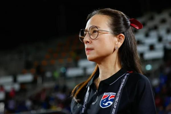 “Người phụ nữ quyền lực” của bóng đá Thái Lan ra tuyên bố khiến tất cả ngỡ ngàng