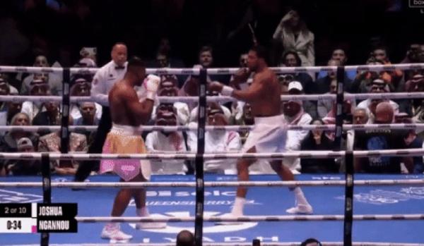 Tyson Fury ngỡ ngàng khi Ngannou bị knock-out chóng vánh